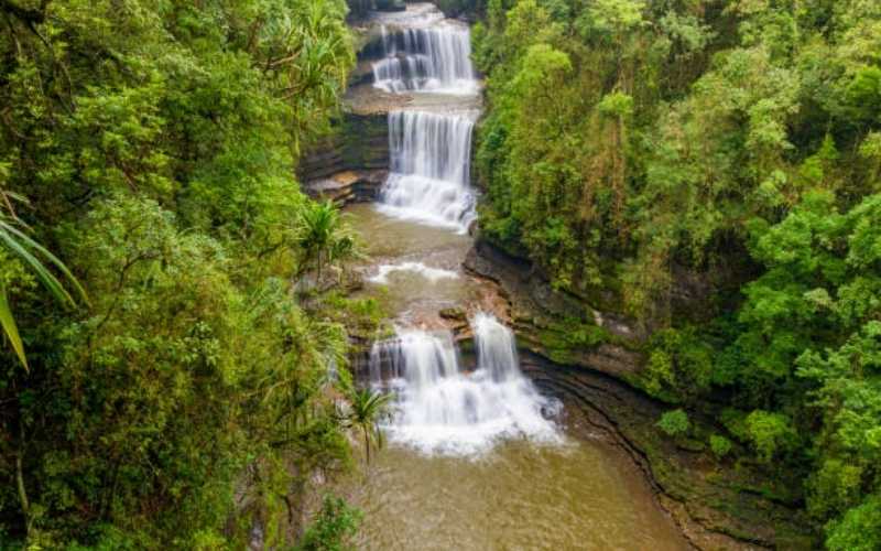 Valleys & Vibes: Meghalaya Highlands Tour
