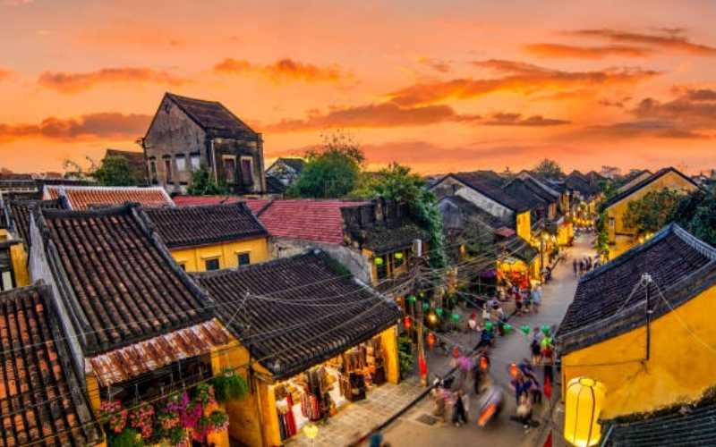 Essence of Vietnam: Saigon & Da Nang Escape