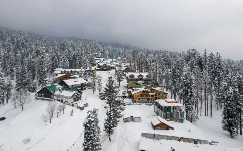 Jewel of the North: Kashmir Getaway