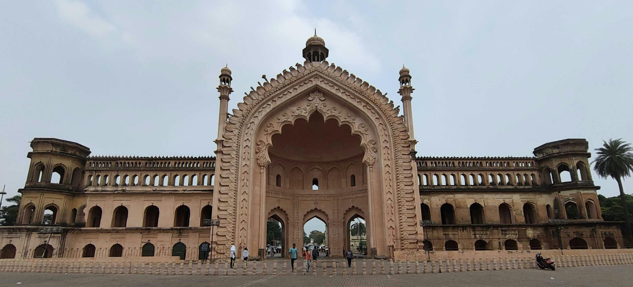 Uttar Pradesh Holidays: A Complete Travel Guide to Spiritual, Heritage & Family Vacations