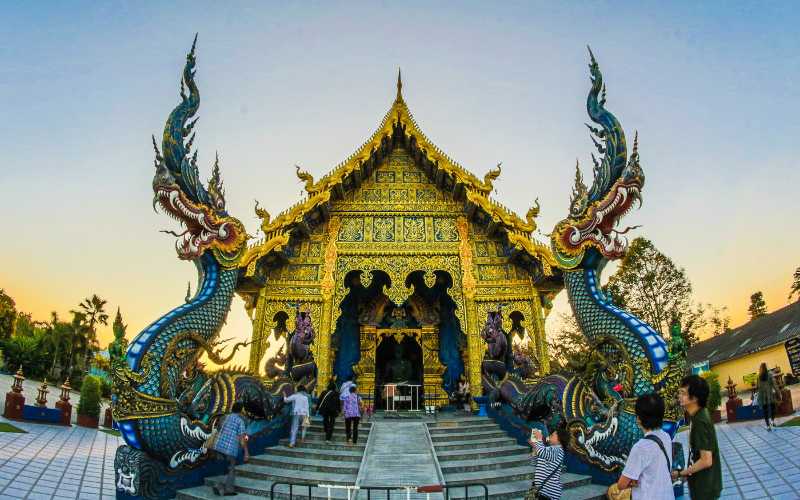 Phuket Holidays: Beaches, Nightlife & Island Tours