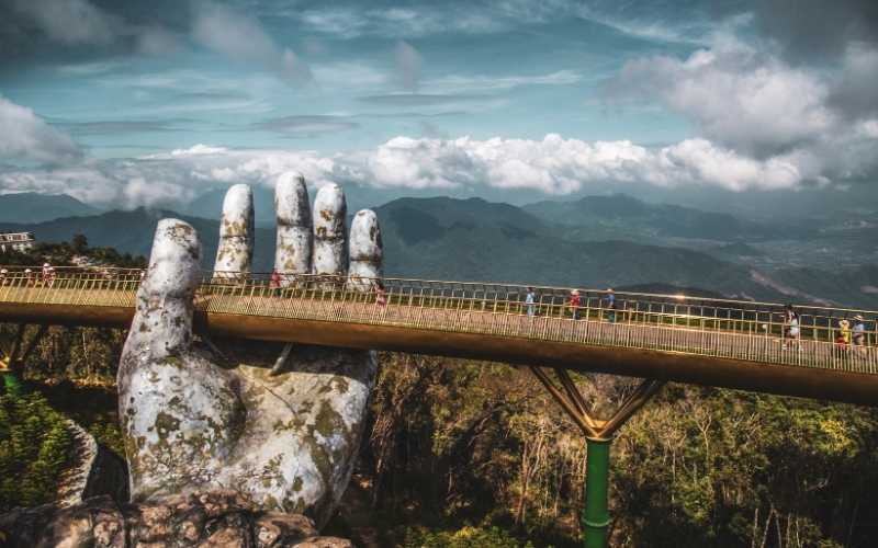 Mystical Vietnam: Hanoi to Halong Bay Escap
