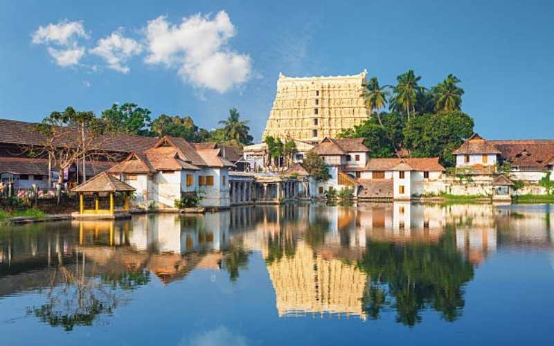 Kerala Complete: Coast, Culture & Hills