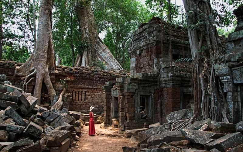 Mystical Siem Reap: Gateway to Angkor Wonders
