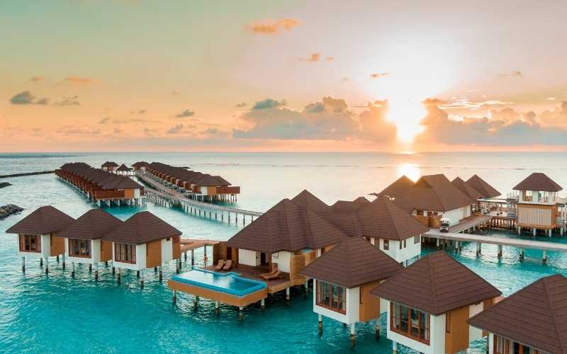 Maldives Magic: Overwater Dreams & Island Bliss